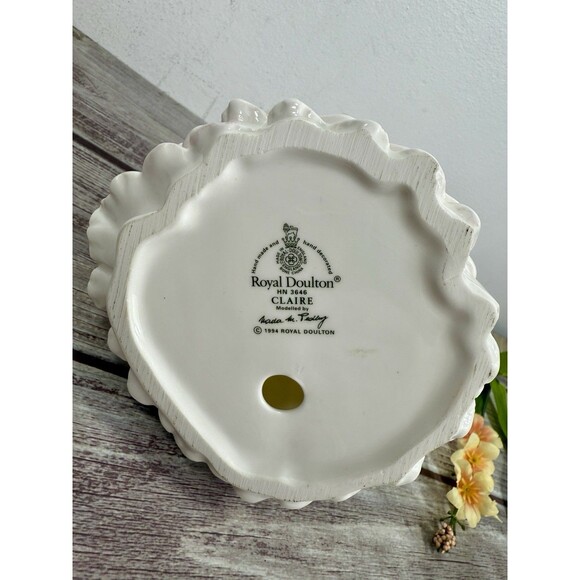 Royal Doulton Claire HN 3646 Figurine 8.25" Tall RETIRED 1994 EXCELLENT - Picture 6 of 15